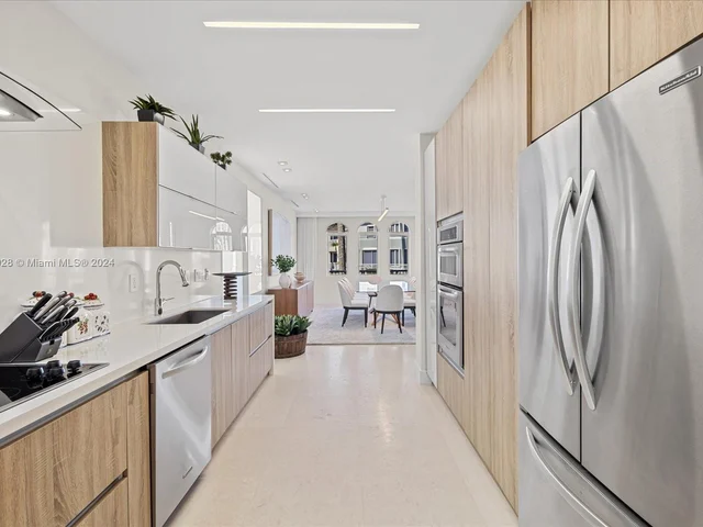 20760 NE 30th Pl, Aventura FL 33180