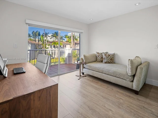 20760 NE 30th Pl, Aventura FL 33180