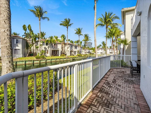 20760 NE 30th Pl, Aventura FL 33180