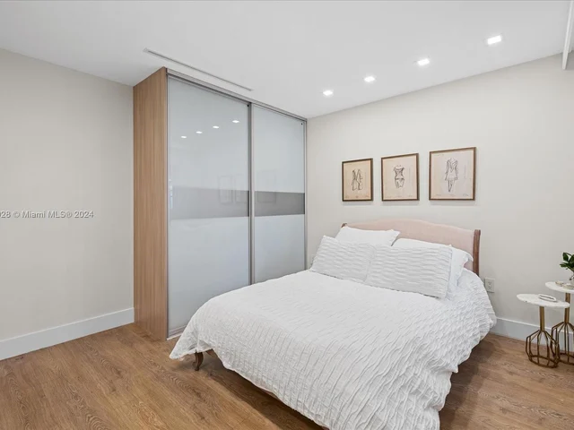 20760 NE 30th Pl, Aventura FL 33180