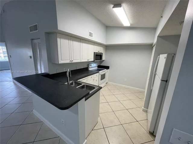 9645 NW 1st Ct # 306, Pembroke Pines FL 33024