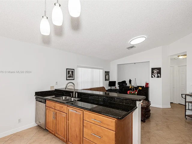 15718 SW 80th Ln, Miami FL 33193