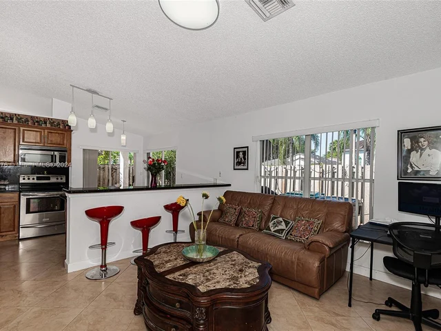 15718 SW 80th Ln, Miami FL 33193