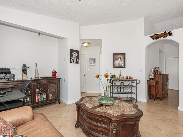 15718 SW 80th Ln, Miami FL 33193