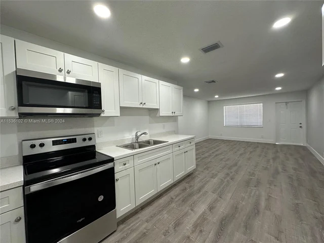 120 NW 2nd Ave # B, Hallandale Beach FL 33009