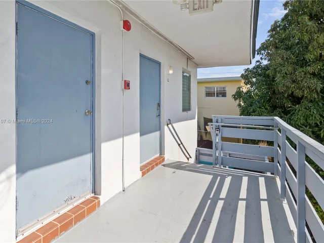 7725 Carlyle Ave # 12, Miami Beach FL 33141