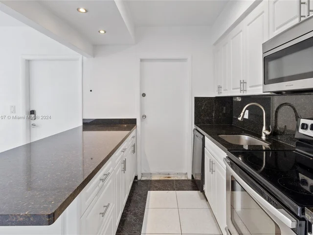 7725 Carlyle Ave # 12, Miami Beach FL 33141