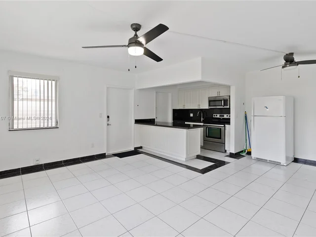 7725 Carlyle Ave # 12, Miami Beach FL 33141