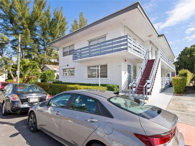 7725 Carlyle Ave # 12, Miami Beach FL 33141