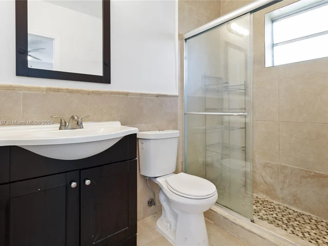 7725 Carlyle Ave # 12, Miami Beach FL 33141