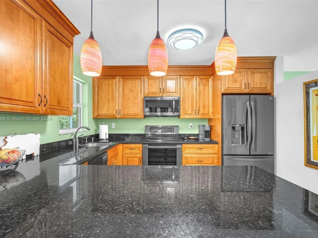 317 NW 23rd St, Wilton Manors FL 33311