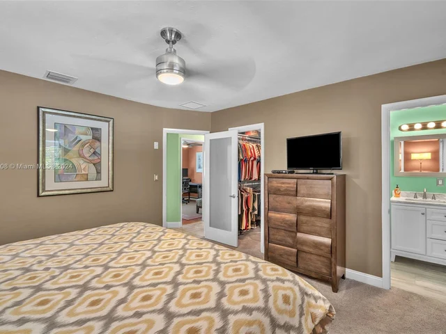 317 NW 23rd St, Wilton Manors FL 33311