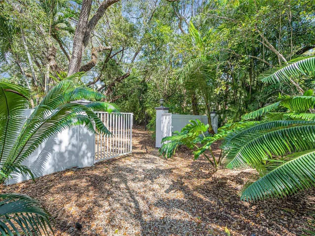 6565 SW 134th Dr, Pinecrest FL 33156