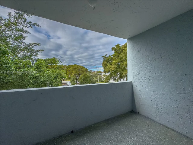 9353 Fontainebleau Blvd # A215, Miami FL 33172