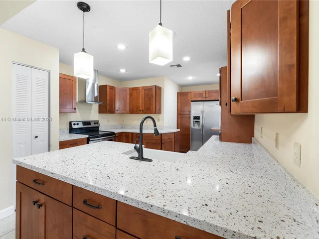 2707 Pinewood Ct # 2707, Davie FL 33328