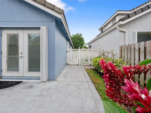 2707 Pinewood Ct # 2707, Davie FL 33328