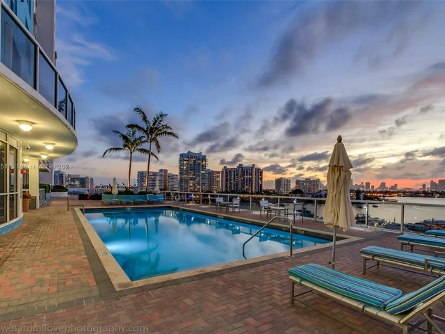 1800 Sunset Harbour Dr # 1903, Miami Beach FL 33139