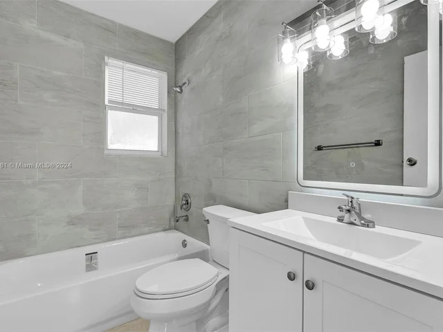 551 NW 30th Ter, Fort Lauderdale FL 33311