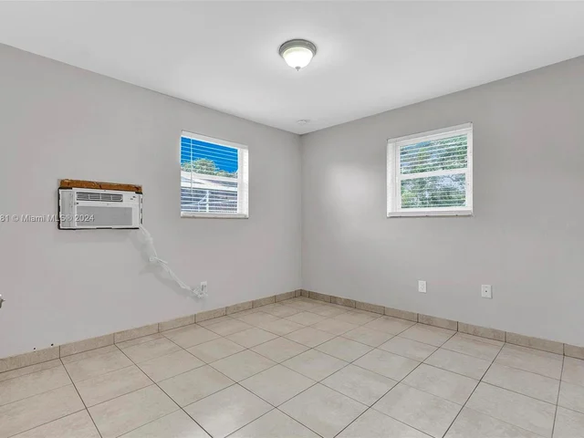 551 NW 30th Ter, Fort Lauderdale FL 33311