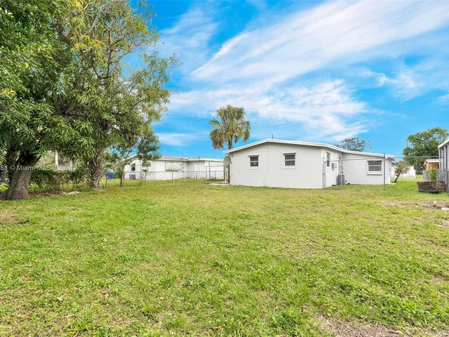 551 NW 30th Ter, Fort Lauderdale FL 33311
