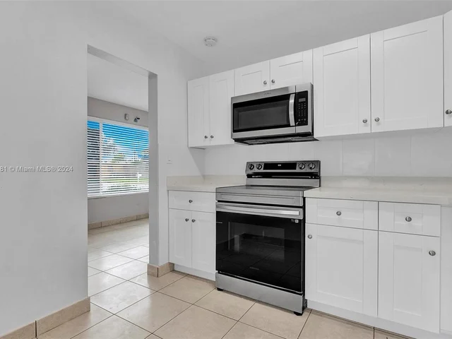 551 NW 30th Ter, Fort Lauderdale FL 33311