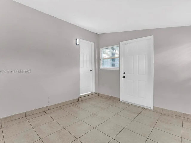 551 NW 30th Ter, Fort Lauderdale FL 33311