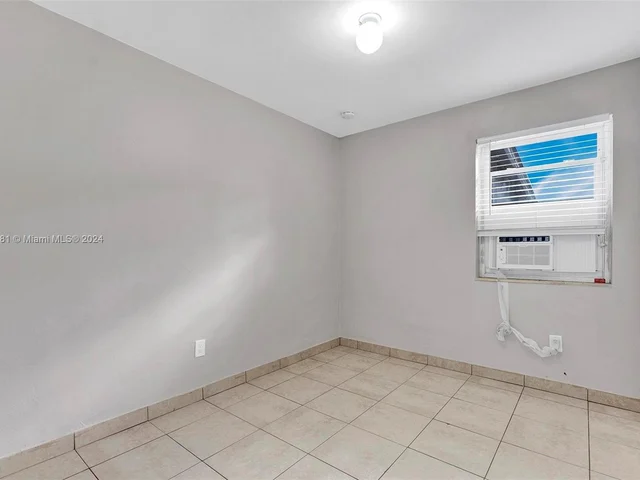 551 NW 30th Ter, Fort Lauderdale FL 33311