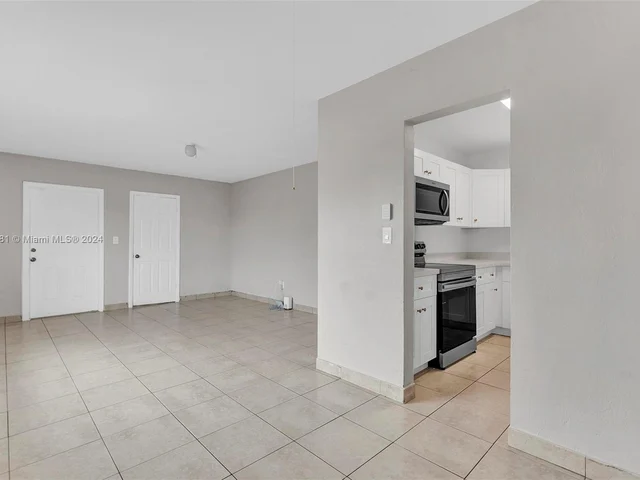 551 NW 30th Ter, Fort Lauderdale FL 33311