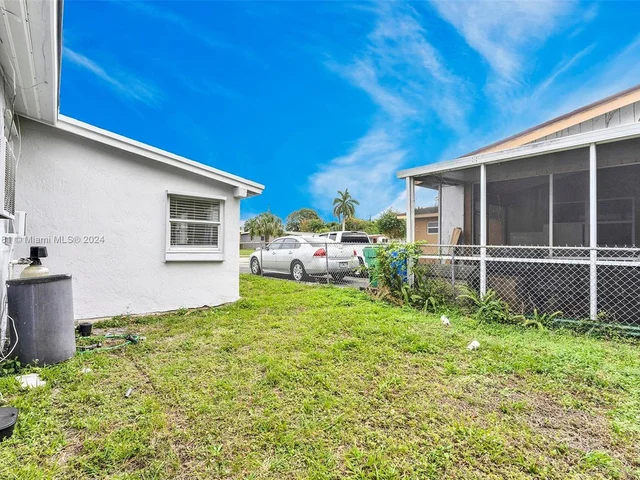 551 NW 30th Ter, Fort Lauderdale FL 33311