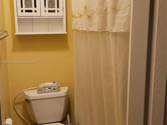 13731 SW 84th St # G, Miami FL 33183