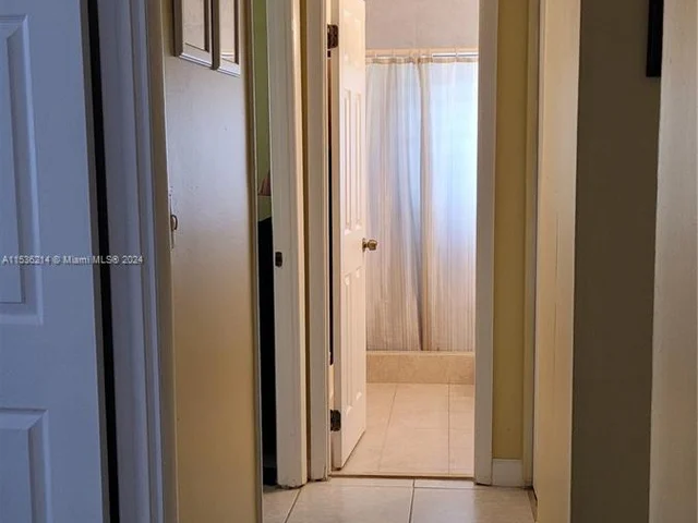 13731 SW 84th St # G, Miami FL 33183