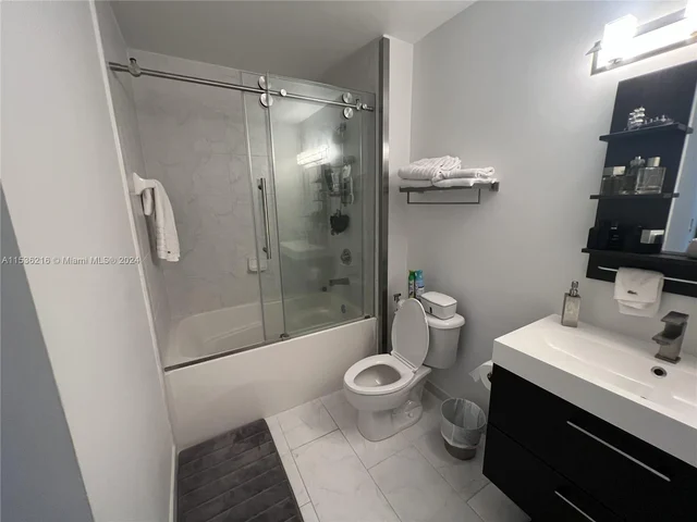 133 NE 2nd Ave # 3207, Miami FL 33132