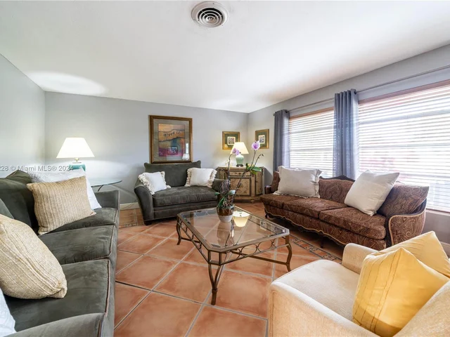 3910 SW 124th Ct, Miami FL 33175