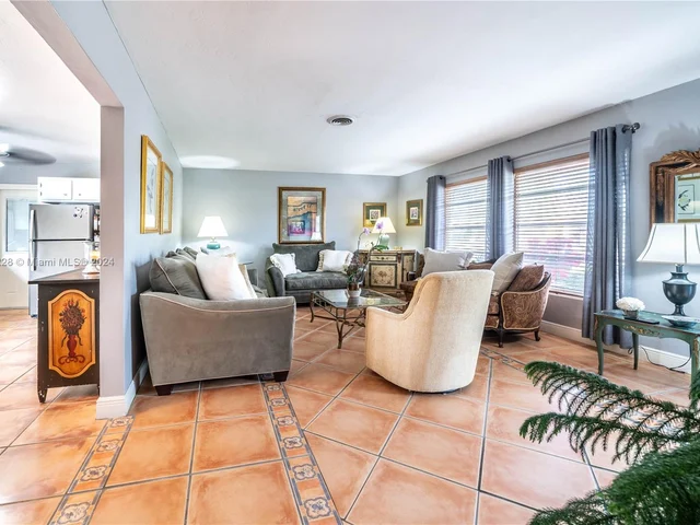 3910 SW 124th Ct, Miami FL 33175