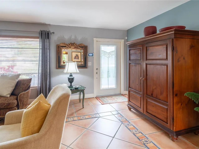 3910 SW 124th Ct, Miami FL 33175