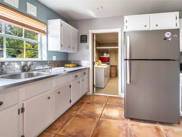 3910 SW 124th Ct, Miami FL 33175