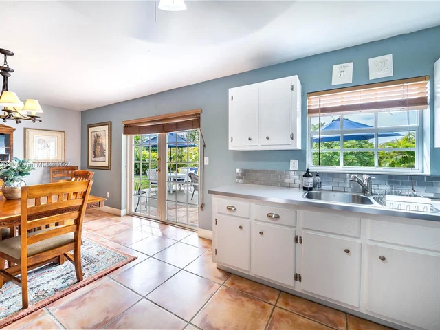 3910 SW 124th Ct, Miami FL 33175