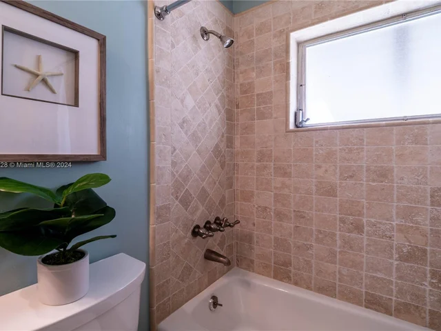 3910 SW 124th Ct, Miami FL 33175