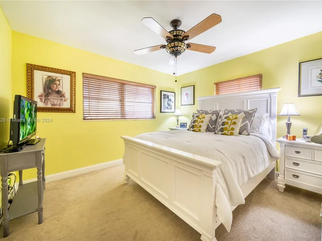 3910 SW 124th Ct, Miami FL 33175