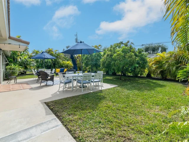 3910 SW 124th Ct, Miami FL 33175