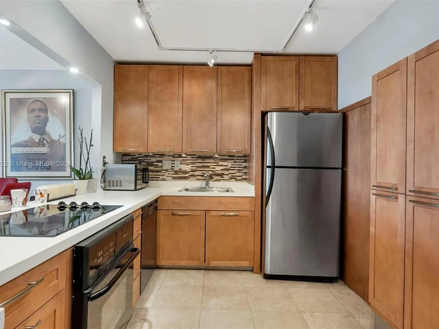 600 Three Islands Blvd # 1009, Hallandale Beach FL 33009