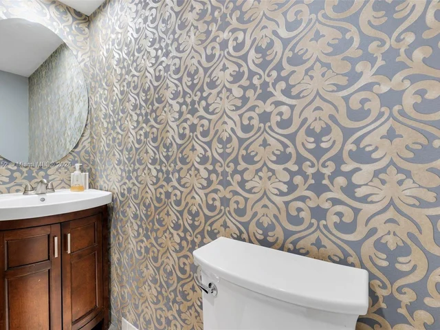 600 Three Islands Blvd # 1009, Hallandale Beach FL 33009