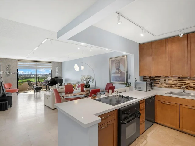 600 Three Islands Blvd # 1009, Hallandale Beach FL 33009