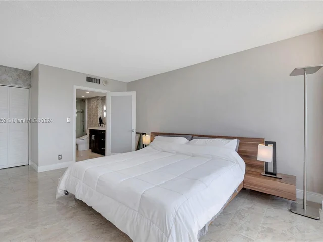 600 Three Islands Blvd # 1009, Hallandale Beach FL 33009