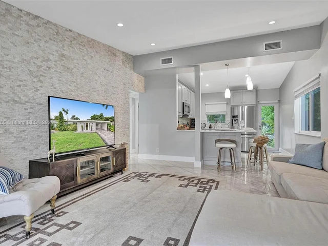 1621 N Victoria Park Rd, Fort Lauderdale FL 33305