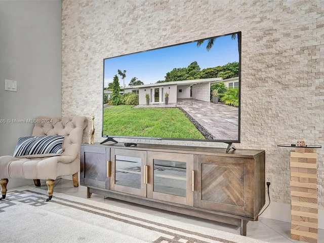 1621 N Victoria Park Rd, Fort Lauderdale FL 33305