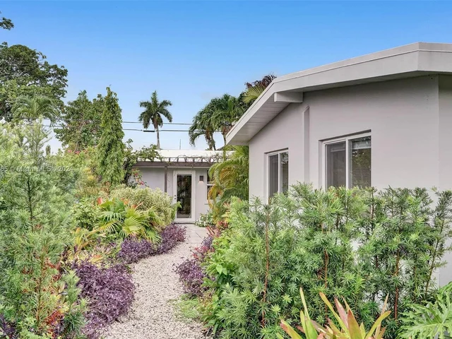 1621 N Victoria Park Rd, Fort Lauderdale FL 33305