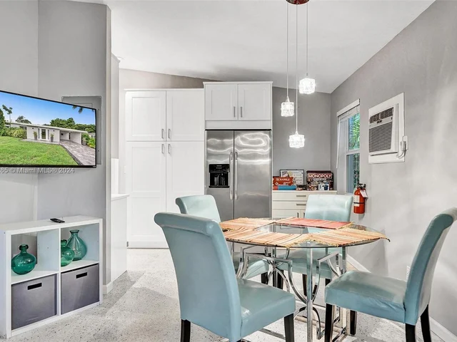 1621 N Victoria Park Rd, Fort Lauderdale FL 33305