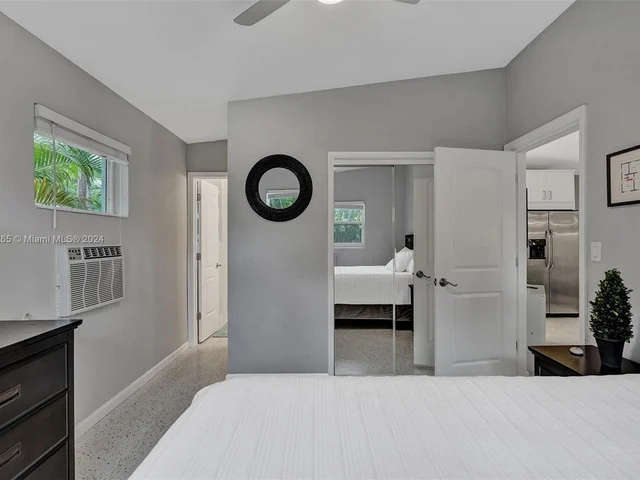 1621 N Victoria Park Rd, Fort Lauderdale FL 33305