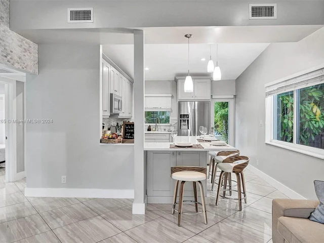 1621 N Victoria Park Rd, Fort Lauderdale FL 33305